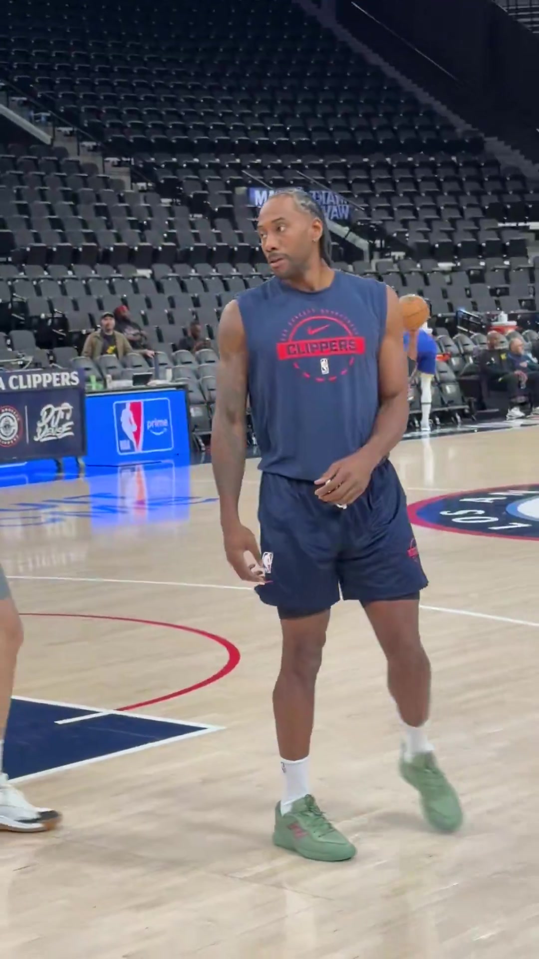 小卡这小腿肌肉看上去